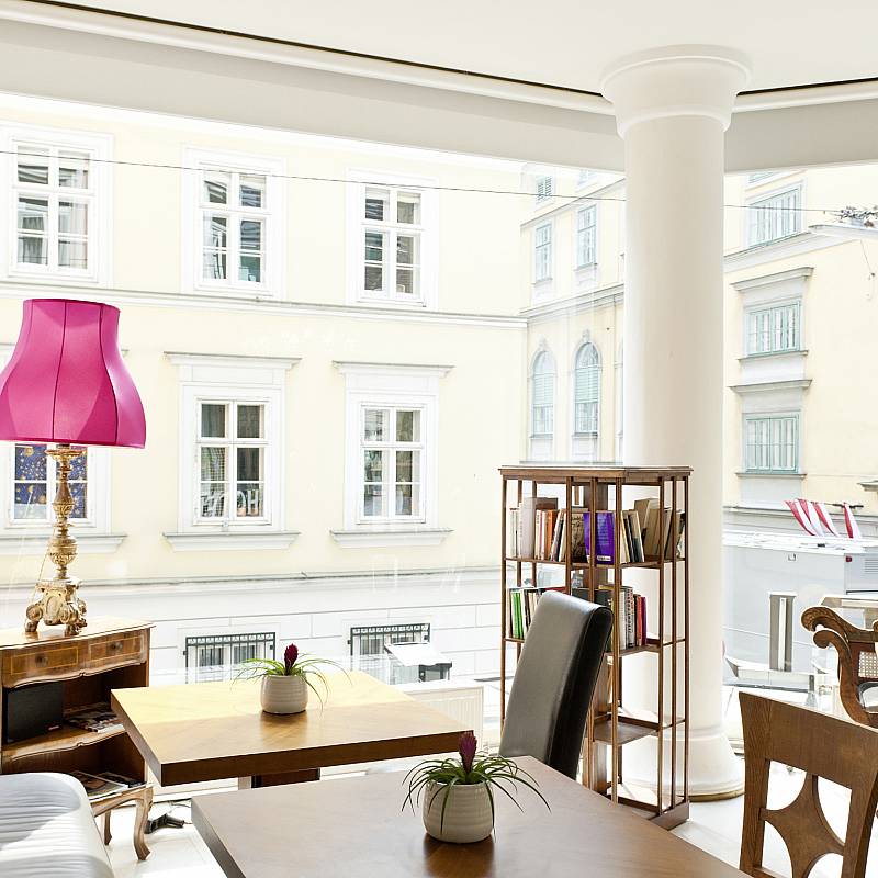 L'Hôtel: Papageno Lounge 