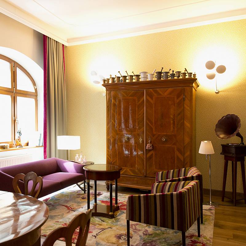 L'Hôtel: Salon Leopold bibliothèque