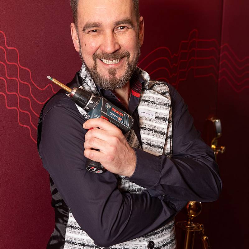 Équipe: Peter - technicien du bâtiment