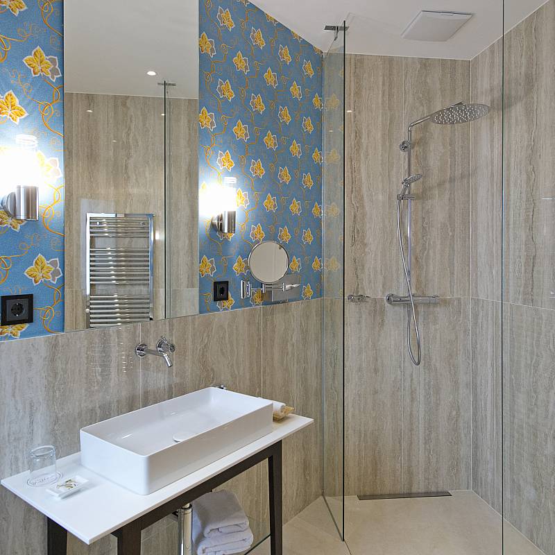 Chambres et Suites: Salle de bain avec douche